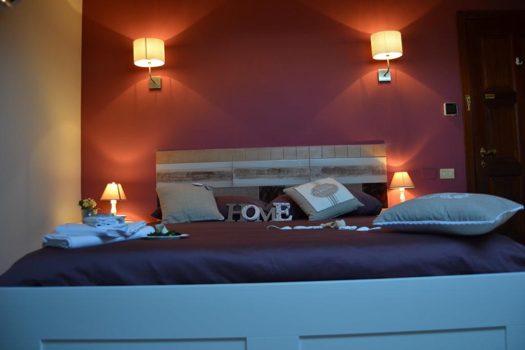 Un Tetto Di Stelle Deluxe Home Салерно Номер фото
